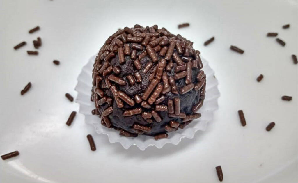 Brigadeiro com casca de banana