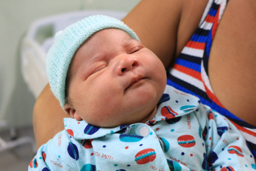 Bebê de 5kg no HMIB