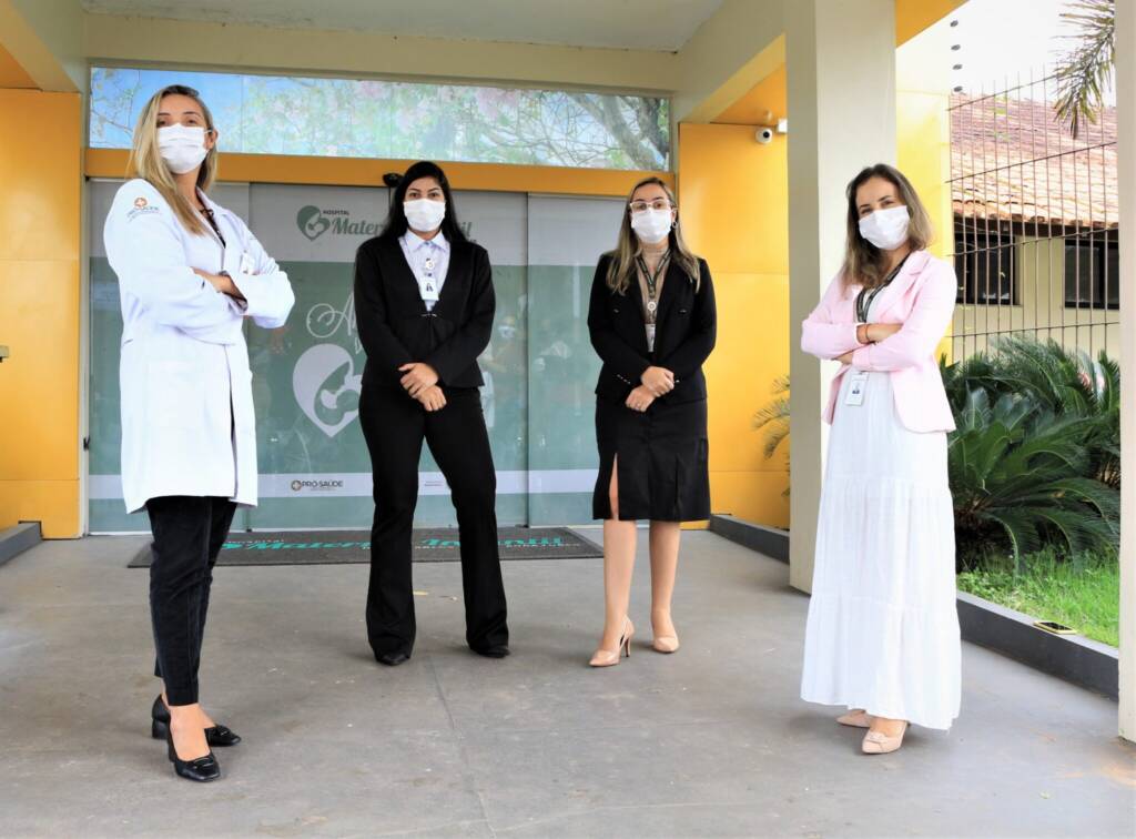 Equipe de mulheres no HMIB